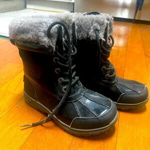 Uggs boots kids size 1